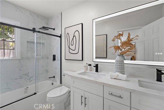 336 N Crescent Heights Boulevard, Los Angeles CA: https://media.crmls.org/medias/6fb7dad8-59b7-4c1e-a3c9-ae447a23c0e5.jpg