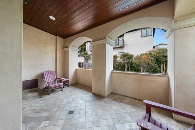 114 N Ardmore Avenue, Manhattan Beach CA: https://media.crmls.org/medias/6fb86f1d-d781-4e48-82a7-f6bc1811648b.jpg