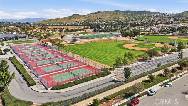 Detail Gallery Image 9 of 65 For 4415 Bethel Rd, Jurupa Valley,  CA 92509 - 5 Beds | 3/1 Baths