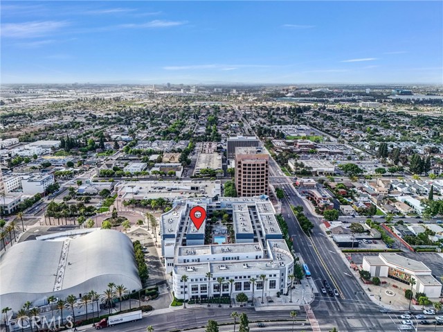 435 W Center Street Promenade, Anaheim CA: https://media.crmls.org/medias/6fb9d3da-fdef-41d8-ab0a-59f68edf9889.jpg