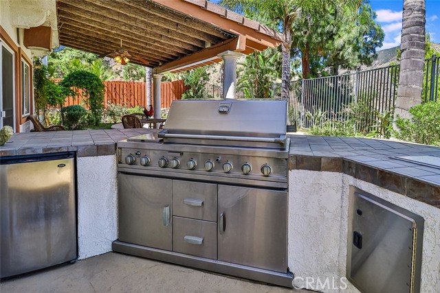 Detail Gallery Image 7 of 61 For 13910 Mountain View Pl, Sylmar,  CA 91342 - 5 Beds | 3 Baths