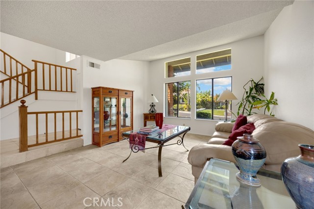 Detail Gallery Image 4 of 30 For 13234 La Quinta St, La Mirada,  CA 90638 - 5 Beds | 3 Baths