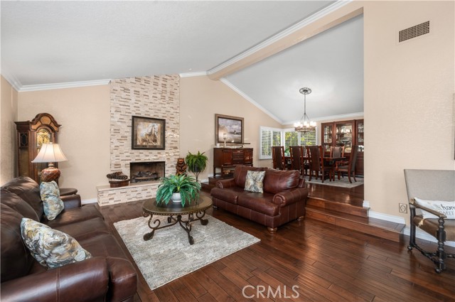 2565 Cliff Rd, Upland CA: https://media.crmls.org/medias/6fbb8b3b-c208-4b35-88df-c61b738d52f9.jpg