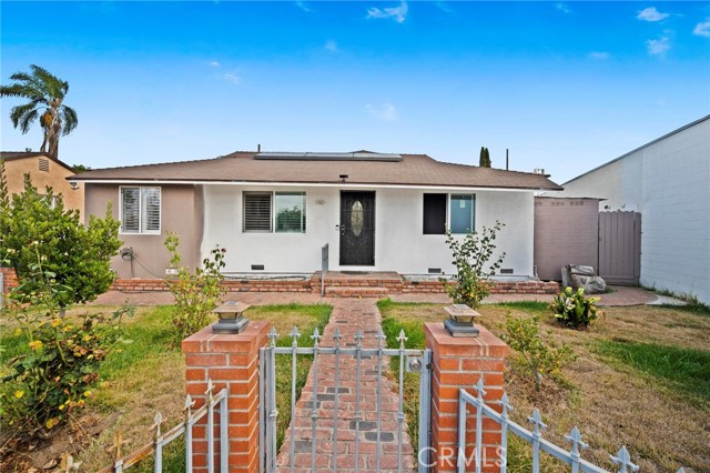 Detail Gallery Image 4 of 50 For 2072 Redondo Beach Bld, Torrance,  CA 90504 - 3 Beds | 2 Baths