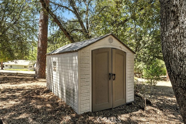 5783 Chowchilla Mountain Road, Mariposa CA: https://media.crmls.org/medias/6fbd51f8-b8bd-4725-8faa-21eb4998384c.jpg