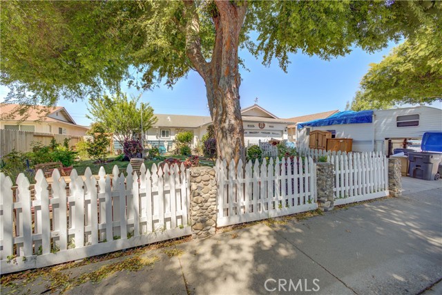 Detail Gallery Image 2 of 12 For 421 S O Pl, Lompoc,  CA 93436 - 4 Beds | 2 Baths