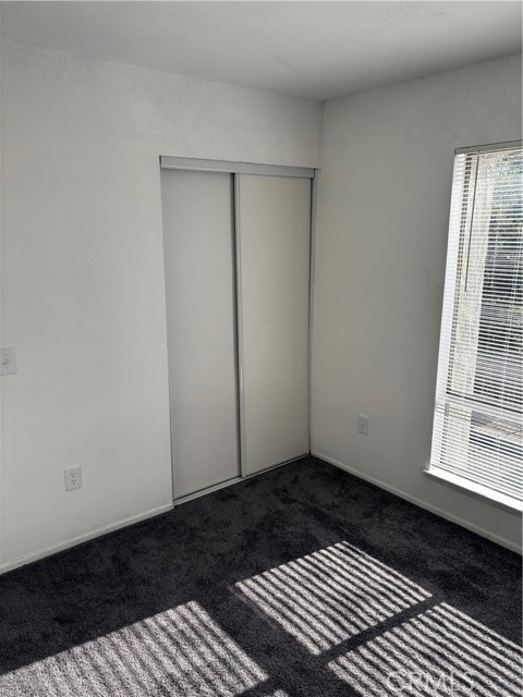 Detail Gallery Image 6 of 11 For 25180 5th St, San Bernardino,  CA 92410 - 3 Beds | 2/1 Baths