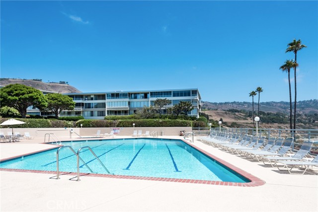 Spectacular Pool by the Sea !