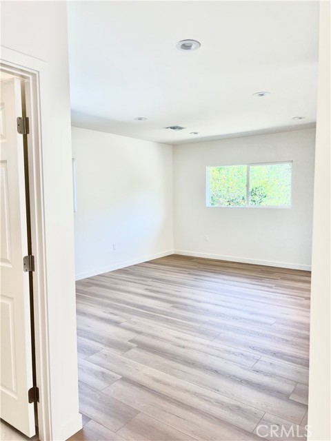 Detail Gallery Image 18 of 21 For 9645 Dale Ave, Sunland,  CA 91040 - 2 Beds | 2 Baths