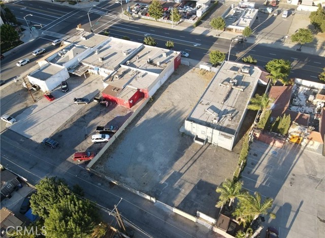 8830 Sierra Avenue, Fontana CA: https://media.crmls.org/medias/6fbe2dc2-d4f4-4f0a-857e-952bffd4f718.jpg