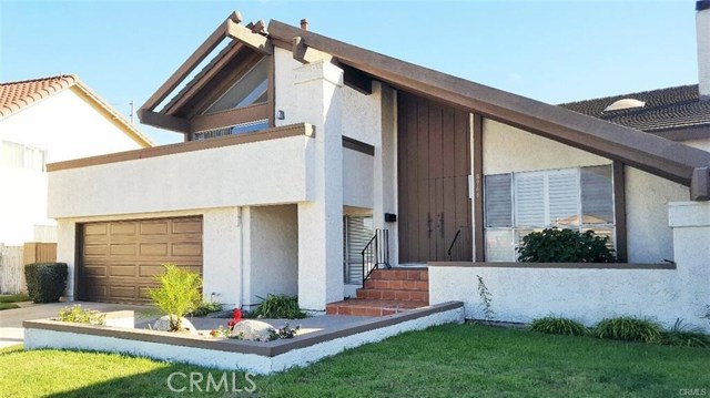 8966 Thames River Ave, Fountain Valley, CA 92708