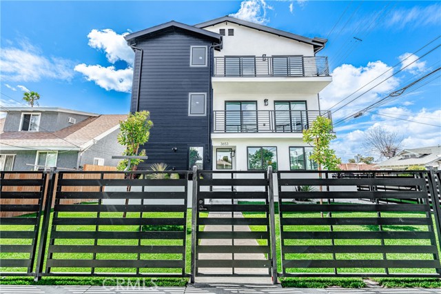 Detail Gallery Image 2 of 72 For 3653 Halldale Ave, Los Angeles,  CA 90018 - – Beds | – Baths