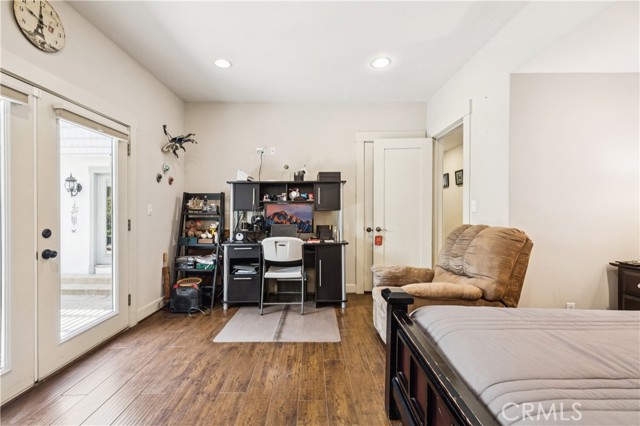 Detail Gallery Image 25 of 58 For 13621 Erwin St, Van Nuys,  CA 91401 - 4 Beds | 3 Baths