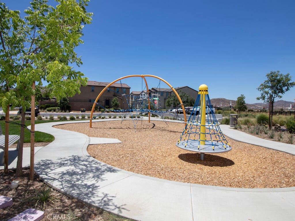 https://media.crmls.org/medias/6fc12031-98fc-4fb1-bdd6-c9256dd60af3.jpg?preset=X-Large