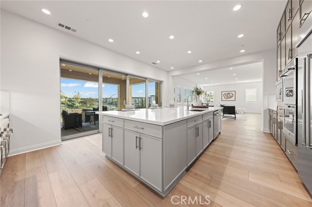 Detail Gallery Image 18 of 75 For 1592 Sunset View, Lake Forest,  CA 92679 - 5 Beds | 4/1 Baths