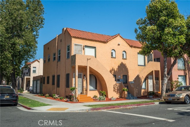 1990 Cedar Avenue, Long Beach CA: https://media.crmls.org/medias/6fc23533-3812-402e-85a3-a052f595e857.jpg