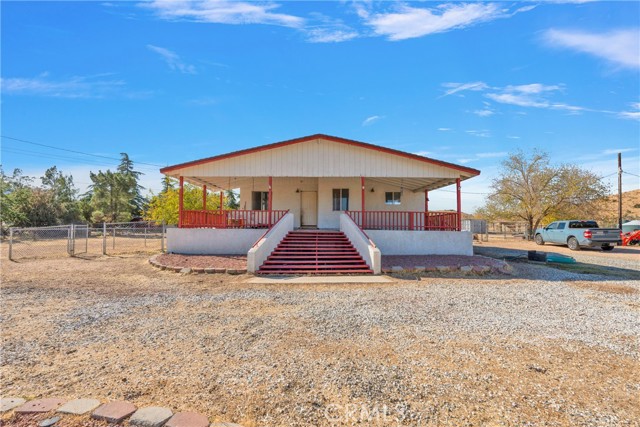 Detail Gallery Image 1 of 41 For 6022 Arrowhead Lake Rd, Hesperia,  CA 92345 - 4 Beds | 3 Baths