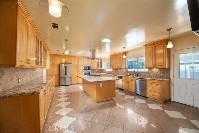 Detail Gallery Image 52 of 52 For 13608 Bassett St, Valley Glen,  CA 91405 - 6 Beds | 4 Baths