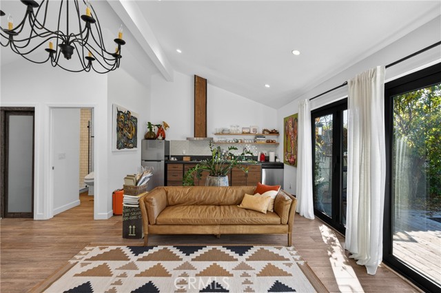 Detail Gallery Image 66 of 75 For 5526 Fulton, Sherman Oaks,  CA 91401 - 3 Beds | 3 Baths