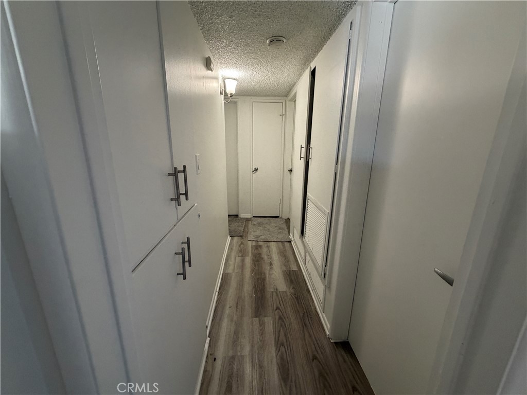 https://media.crmls.org/medias/6fc6df37-f1e4-4479-baeb-85590a14ee56.jpg?preset=X-Large