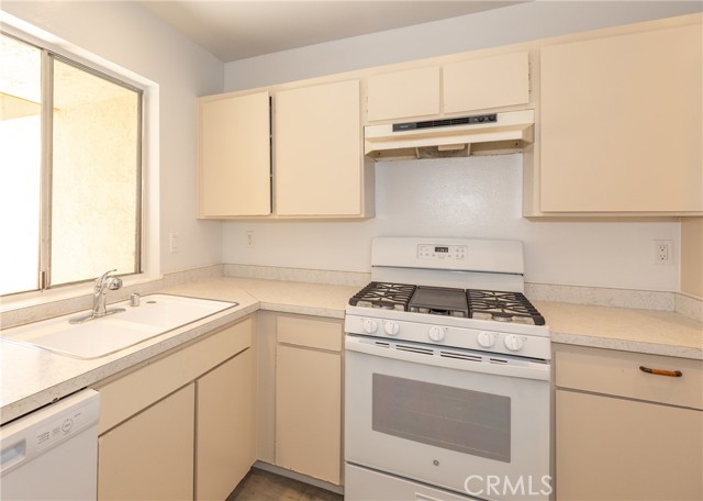 611 Lighthouse Way, Port Hueneme CA: https://media.crmls.org/medias/6fc6f37f-debf-4fc7-9021-52ce3402d6ef.jpg
