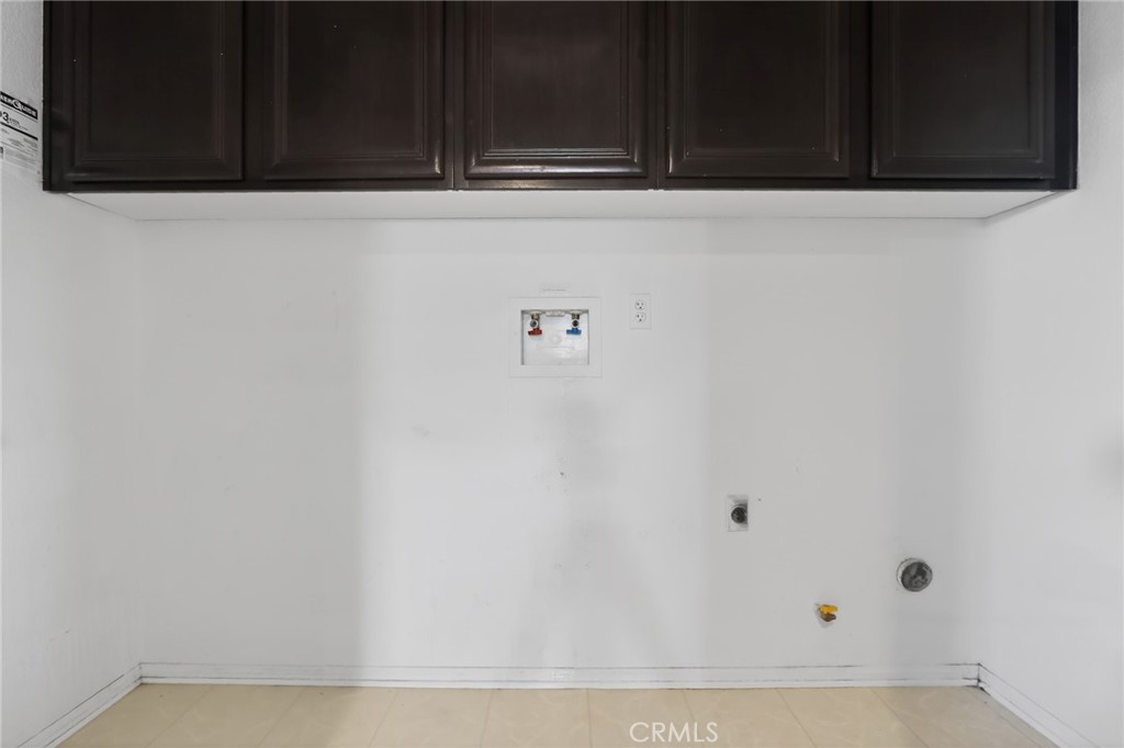 https://media.crmls.org/medias/6fc702dc-7b04-4a28-9930-a743a7f70f35.jpg?preset=X-Large