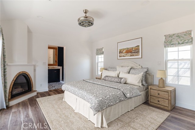 4741 Santa Lucia Drive, Woodland Hills CA: https://media.crmls.org/medias/6fc73dac-887e-4fad-8d32-a7a012285225.jpg