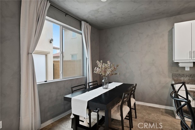 Detail Gallery Image 17 of 41 For 16667 Snowdrop #2,  Fontana,  CA 92336 - 4 Beds | 3 Baths