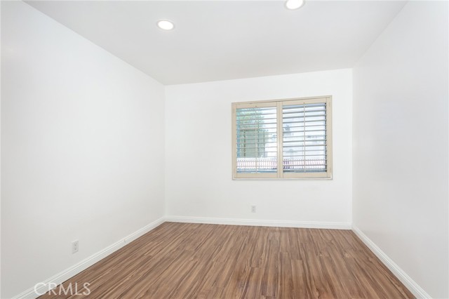 Detail Gallery Image 11 of 19 For 5460 White Oak Ave #K307,  Encino,  CA 91316 - 2 Beds | 2 Baths