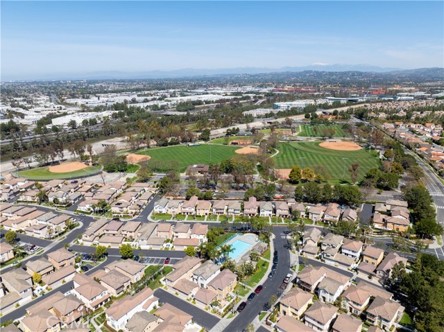 Detail Gallery Image 35 of 38 For 165 Kensington Park, Irvine,  CA 92606 - 4 Beds | 3/1 Baths