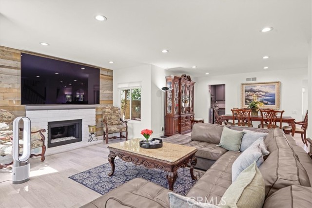 Detail Gallery Image 9 of 46 For 4975 N Buttercreek Rd, Moorpark,  CA 93021 - 4 Beds | 2/1 Baths