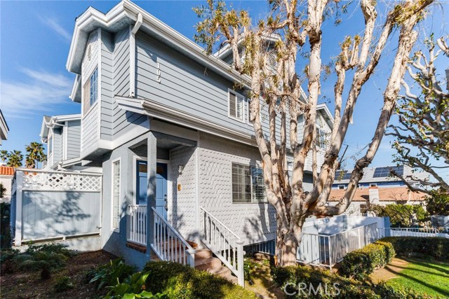 105 Broadway, Redondo Beach, California 90277, 3 Bedrooms Bedrooms, ,2 BathroomsBathrooms,Residential,Sold,Broadway,SB19046740