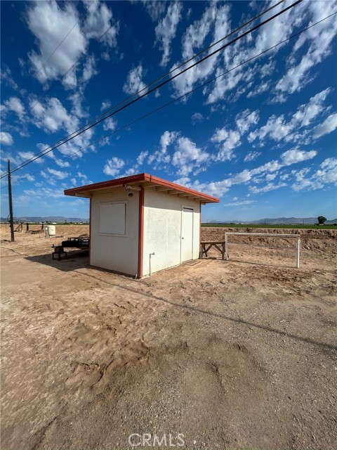 Detail Gallery Image 34 of 41 For 2153 Florence Blvd., Blythe,  CA 92225 - 4 Beds | 3 Baths