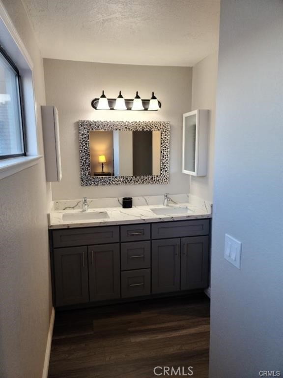 Detail Gallery Image 5 of 17 For 27609 Silver Lakes, Helendale,  CA 92342 - 3 Beds | 2/1 Baths