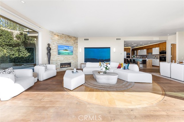 3355 Alta Laguna Boulevard, Laguna Beach CA: https://media.crmls.org/medias/6fc9ba9f-1c50-473a-ba0b-9215e20f1387.jpg