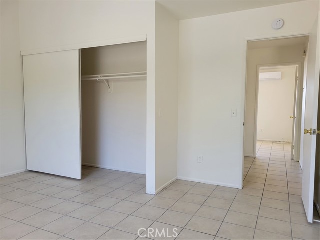5827 Bagley Avenue, 29 Palms CA: https://media.crmls.org/medias/6fca3005-ad88-4f59-b313-697f30584bf9.jpg