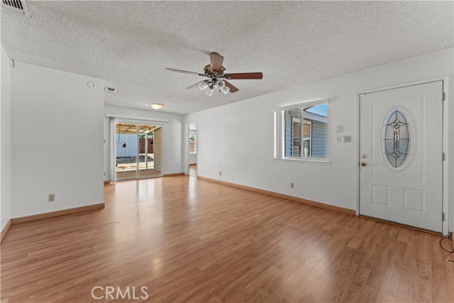 Detail Gallery Image 11 of 24 For 6124 Orsi Cir, Carmichael,  CA 95608 - 4 Beds | 2 Baths