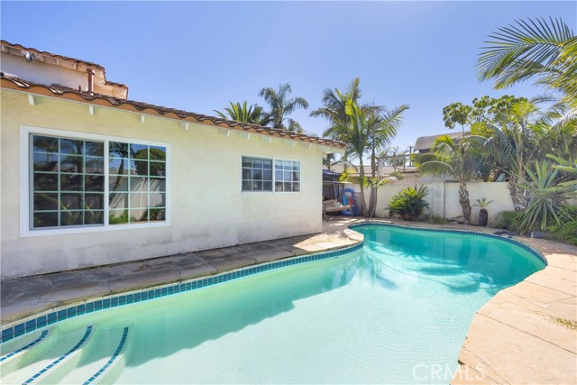 9112 Playa Drive, Huntington Beach CA: https://media.crmls.org/medias/6fcc6702-7d7a-436a-877e-bd8f933886b5.jpg