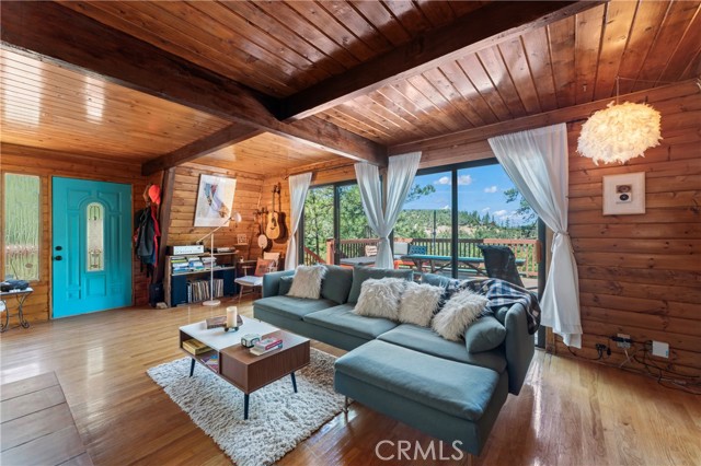 1320 Woodland Drive, Pine Mountain Club CA: https://media.crmls.org/medias/6fcc77d2-3b8a-428a-9569-10a94646d8dc.jpg