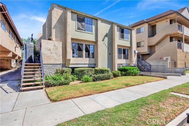 1351 Carlton Drive photo 3