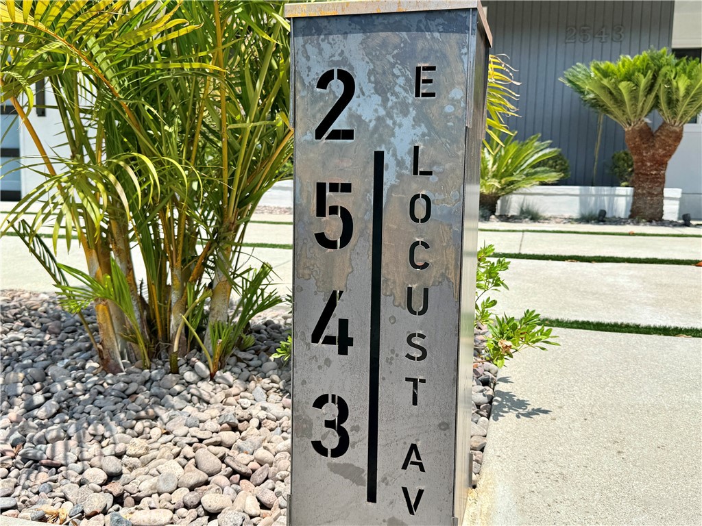 https://media.crmls.org/medias/6fcd3ea3-a5e9-4d08-b3e7-9af93e76d85e.jpg?preset=X-Large