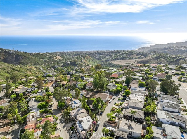 Detail Gallery Image 28 of 29 For 21562 Anns Ln a,  Laguna Beach,  CA 92651 - 2 Beds | 2 Baths