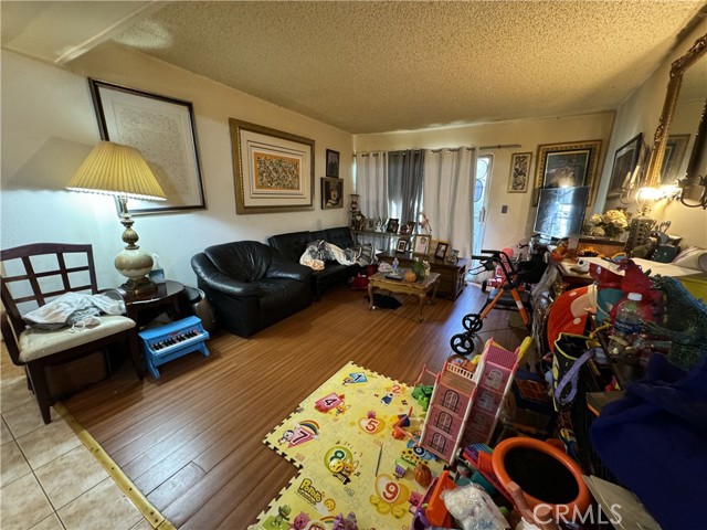 Detail Gallery Image 8 of 13 For 18620 Hatteras St #166,  Tarzana,  CA 91356 - 2 Beds | 2 Baths