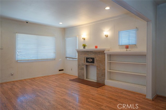 7029 4th Avenue, Los Angeles CA: https://media.crmls.org/medias/6fcec29b-9254-4c19-896a-003e330cca4a.jpg
