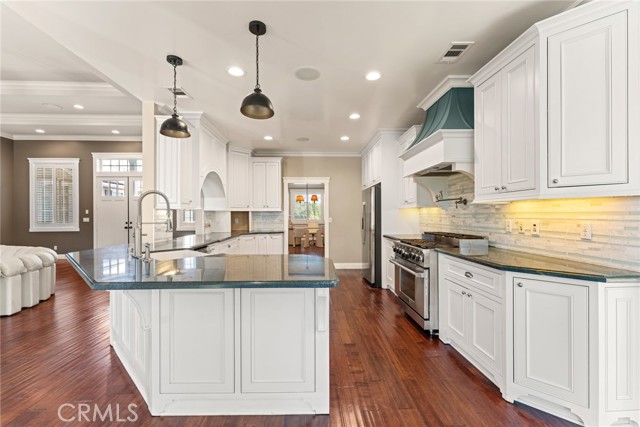 Detail Gallery Image 9 of 63 For 5836 Buckthorn, Rancho Cucamonga,  CA 91737 - 4 Beds | 5 Baths