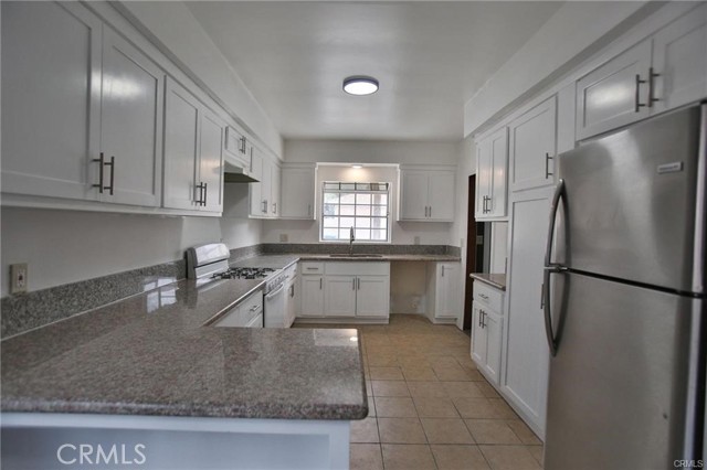 Detail Gallery Image 17 of 25 For 670 Crenshaw, Los Angeles,  CA 90005 - 8 Beds | 5 Baths