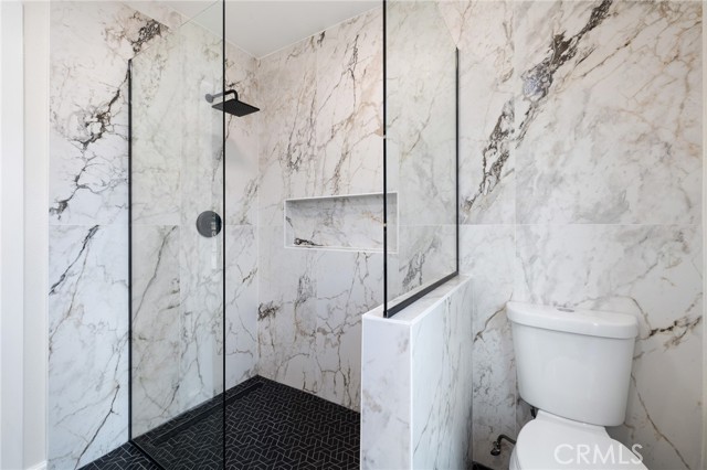 Detail Gallery Image 23 of 49 For 4404 Don Zarembo Dr, Los Angeles,  CA 90008 - 3 Beds | 2/1 Baths