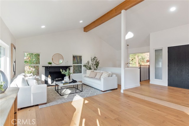 Detail Gallery Image 9 of 64 For 5166 Marmol Dr, Woodland Hills,  CA 91364 - 3 Beds | 3 Baths