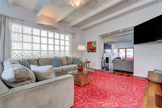 527 24th Street, Manhattan Beach, California 90266, 4 Bedrooms Bedrooms, ,2 BathroomsBathrooms,Residential,Sold,24th,SB23090916