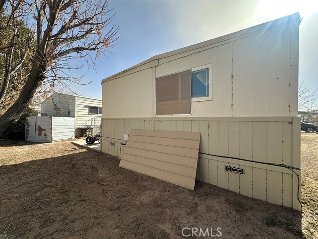251 S Colorado River Road, Blythe CA: https://media.crmls.org/medias/6fd1e2eb-443f-4612-b4d8-7551b49e640d.jpg